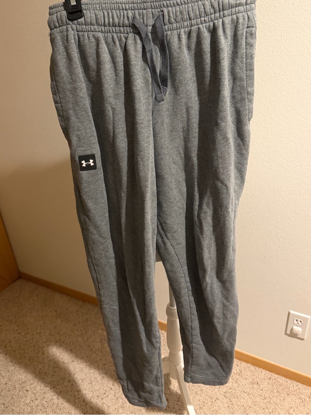 Under Armour Men's Heather Gray Jogger Sweatpants